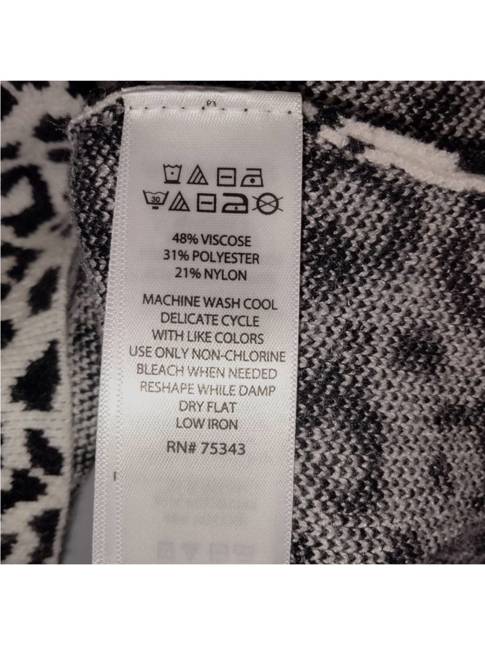 Cynthia Rowley Women's Soft Cheetah Print Oversized Sweater Cream Black Size 1X - Picture 5 of 7